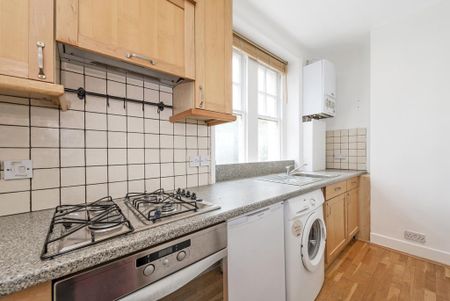 2 bedroom flat to rent - Photo 2