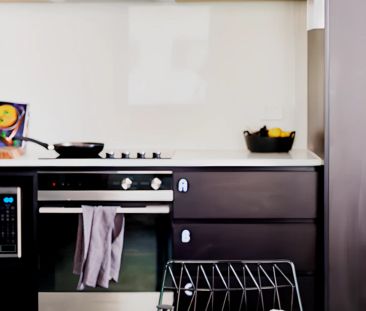 Twin Room in 5 Bed Apartment - Photo 3