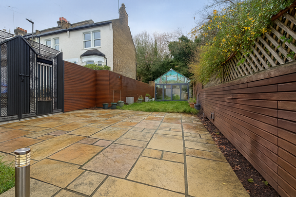 3 bedroom semi-detached house to rent - Photo 1