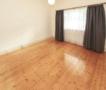 45 Charles Street, Glen Iris VIC 3146 - House For Rent | Domain - Photo 3