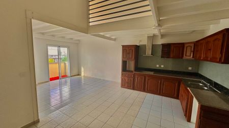 Location Appartement 5 pièces 110m² - Photo 2