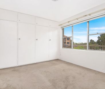 Allambie Heights, 2 Martin Luther Place - Photo 3