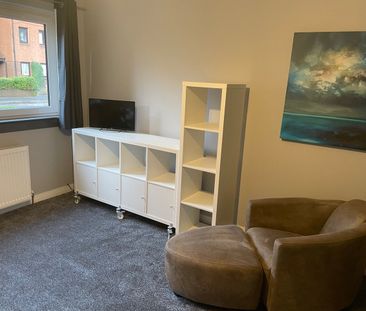 1 Bed Flat, West Winnelstrae, EH5 - Photo 2
