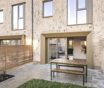 3 bedroom terraced house to rent - Photo 1