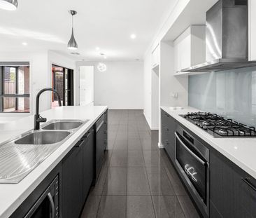 FIVE BEDROOM HOME - Photo 2