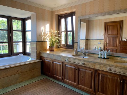 Detached Villa in Sierra Blanca - Photo 1