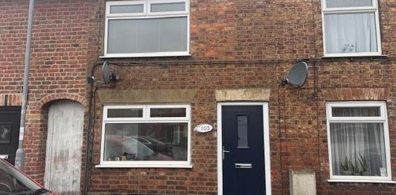 2 bedroom terraced house to rent - Photo 2