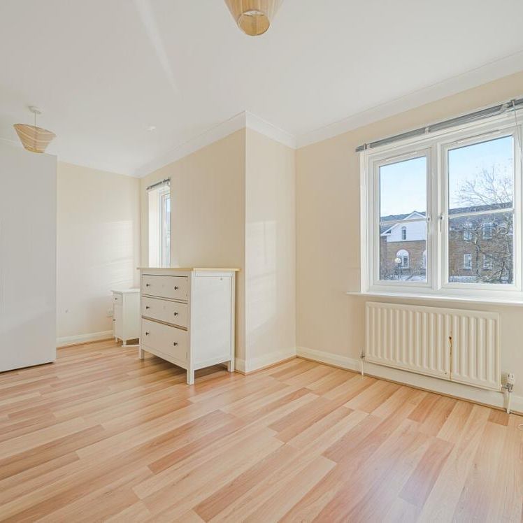 St Josephs Vale, Blackheath SE3 - Photo 1