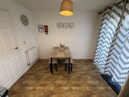 Morris Drive, SWANSEA, SA1 - Photo 2