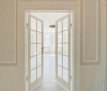 Elegant apartment with fantastic view and historic charm – inner ci... - Photo 2