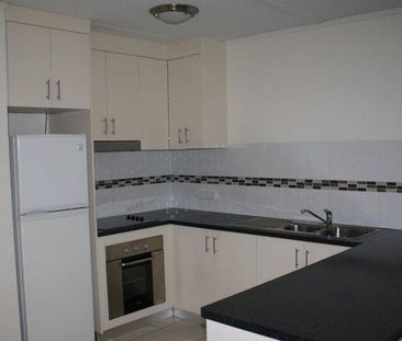 NEAT AND TIDY 2 BEDROOM UNIT AVAILABLE NOW! - Photo 5
