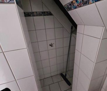 Kleine DG Wohnung in bester Lage von Frohnhausen zu vermieten - Photo 1