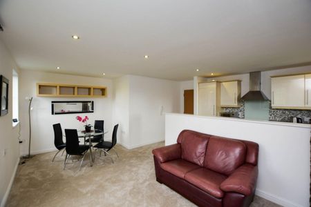 2 bed Apartment for Rent - Photo 2