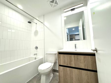 For Lease - 8 Beverley Glen Boulevard Unit# 808, Vaughan, Ontario - Photo 2