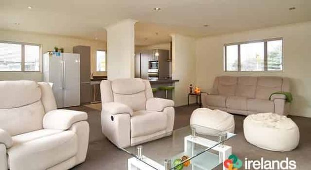 Furnished Double Room in Boarding House - Photo 1