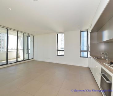 Modern 1-bedroom apartment + study at ERA Chatswood - Photo 3