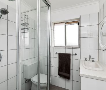 Fully Furnished with Fantastic views overlooking the race course! - Photo 5