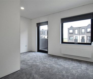 Well presented 3 bedroom semi-detached house situated within the gr... - Photo 1