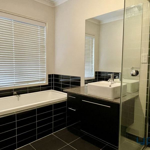 Family-Friendly Haven in Cranbourne West - Photo 1