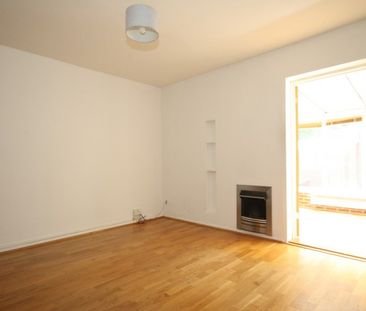 Knaphill, Woking - Photo 1