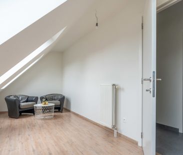 Gezellig 2-slaapkamer app met terras, berging en autostaanplaats. - Photo 2