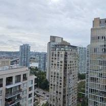 Cozy Elevation in High Rise Yaletown Appt - Photo 3