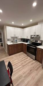 Newly renovated large 3 1/2 condo for rent - APPLIANCES INCLUDED - Photo 4