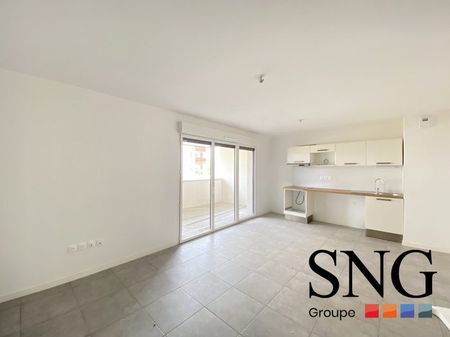 T3 AVEC LOGGIA ET 2 PARKING - Photo 2