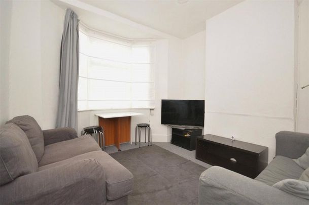 4 bedroom terraced house to rent - Photo 1