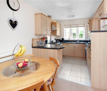 2 bedroom semi-detached house to rent - Photo 4