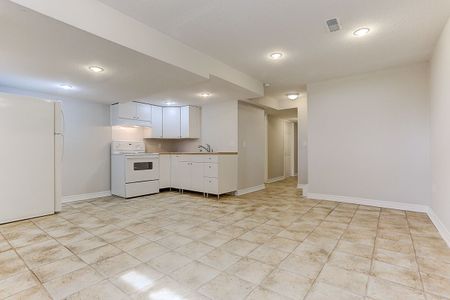 For Lease - 230 Bantry Avenue, Richmond Hill, Ontario - Photo 3