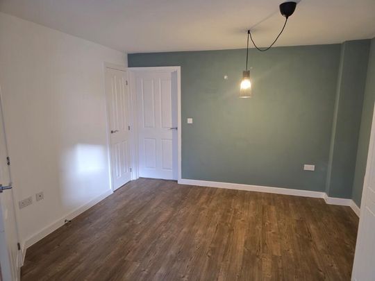 3 bedroom semi-detached house to rent - Photo 1