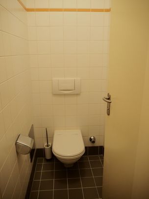 Ruhig - hell - perfekt aufgeteilt - 2-Zimmer Wohnung mit kl. Balkon in der Kaisergasse 12-14 - Foto 1