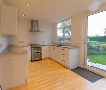 3 bedroom terraced house to rent - Photo 4