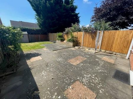 2 bedroom semi-detached house to rent - Photo 3