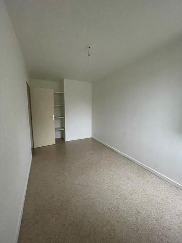 T3 de 77m² en duplex situé sur la place des géants à Grenoble 38100 - Photo 4