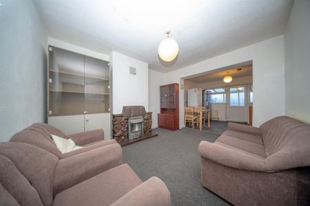 3 bedroom semi-detached house to rent - Photo 2