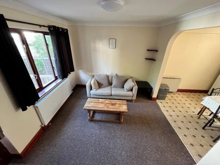 3 bedroom terraced house to rent - Photo 2