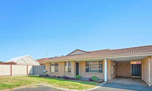 Neat & Low-Maintenance Unit in East Bunbury - Photo 1