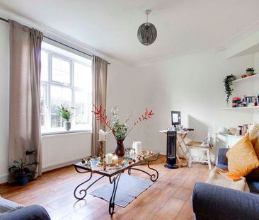 3 Bed Flat, Aylmer Court, N2 - Photo 3