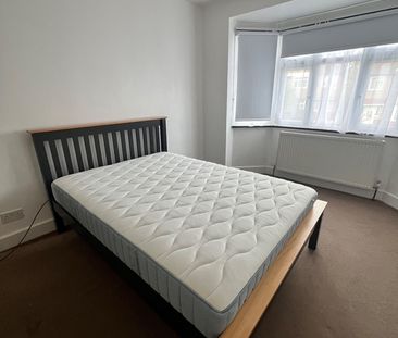 Room in a Shared House, Deanscroft Avenue, NW9 - Photo 4