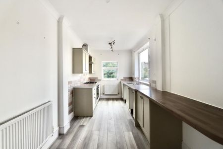 3 bedroom terraced house to rent - Photo 2