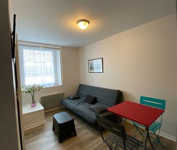 Location Appartement 1 pièce Meublé 15m² LA ROCHELLE 17000 - Photo 1