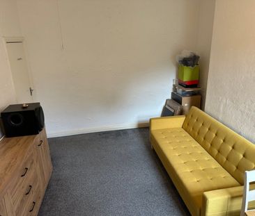 39 High Street, Worsbrough - Photo 5