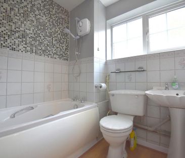 3 bedroom semi-detached house to rent - Photo 4