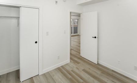 Birmingham: Black Accents – Executive Suite – 710 Westminster, Winnipeg, MB - Photo 3