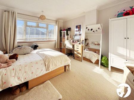 4 bedroom semi-detached house to rent - Photo 5