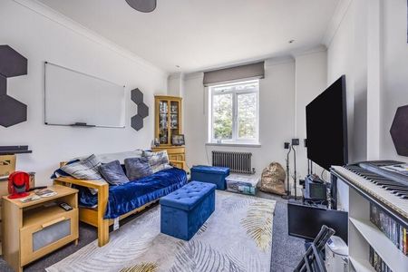 4 bedroom flat to rent - Photo 4