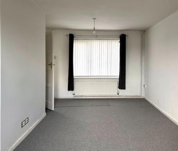 3 bedroom end of terrace house to rent - Photo 2