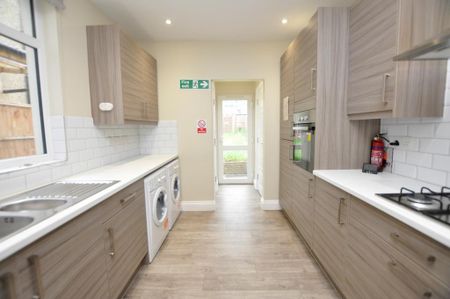 1 bedroom house of multiple occupation to rent - Photo 4